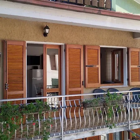 Comfortable In Prabione With Mountain View شقة *